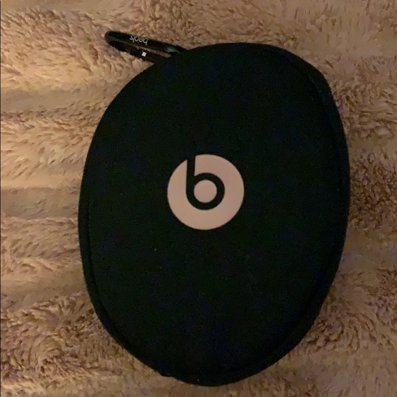 Beats Solo By Dre - Picture 1 of 4